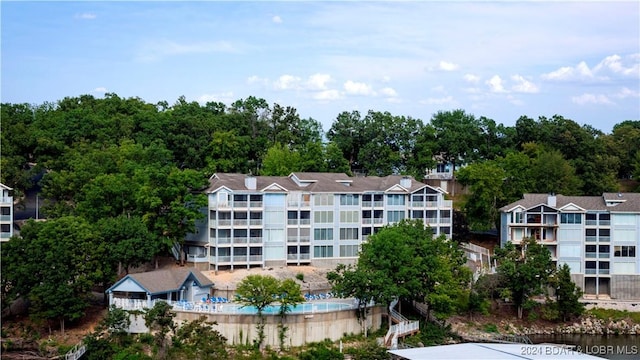 80 Regatta Bay Cir Unit 2B, Lake Ozark, MO 65049 - aerial view of a pool