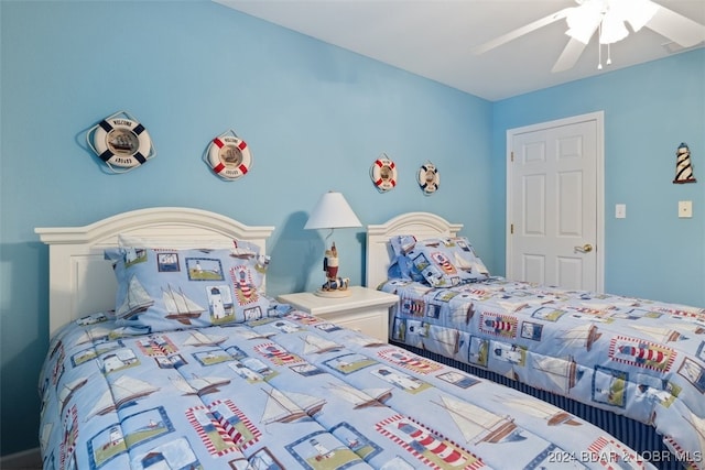 bedroom with ceiling fan