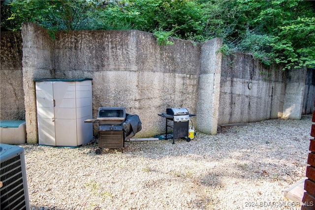 view of yard featuring cooling unit