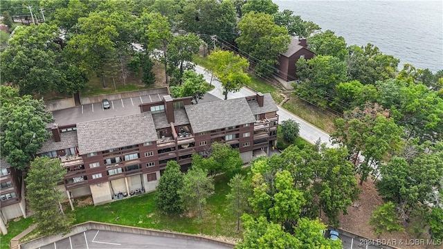 bird's eye view with a water view