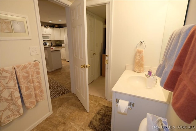 bathroom with vanity