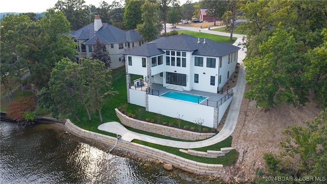 bird's eye view featuring a water view