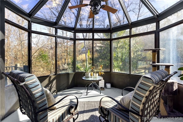 sunroom / solarium with ceiling fan