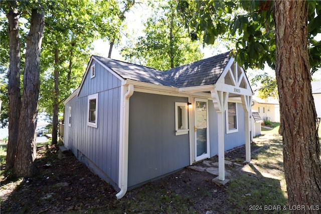 view of home's exterior