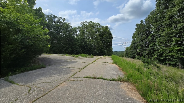 Listing photo 3 for LOT2 Oddo Dr, Sunrise Beach MO 65079