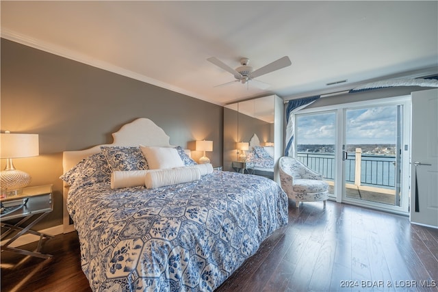 bedroom with access to outside, dark hardwood / wood-style floors, crown molding, and ceiling fan