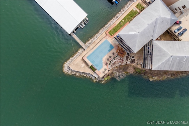 bird's eye view featuring a water view