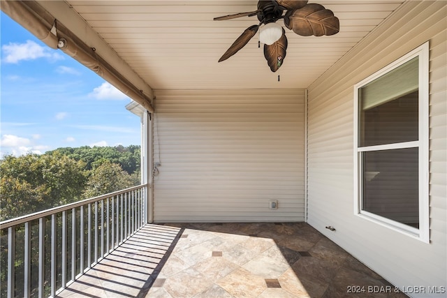 balcony with ceiling fan