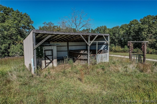 view of outbuilding