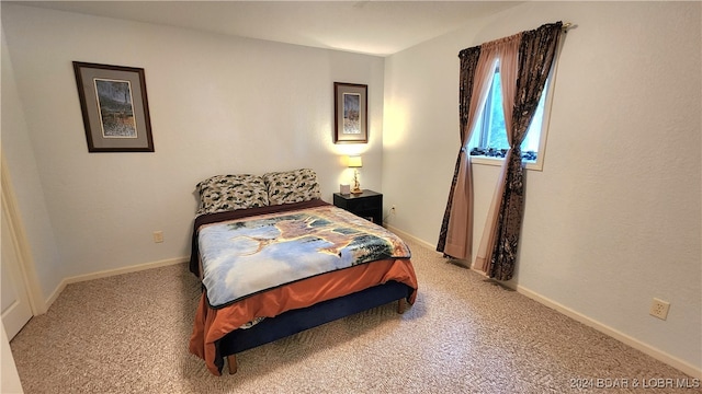 bedroom with carpet