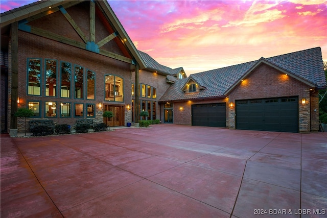 view of front of home featuring a garage