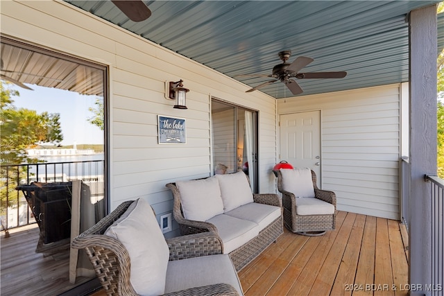 deck with ceiling fan