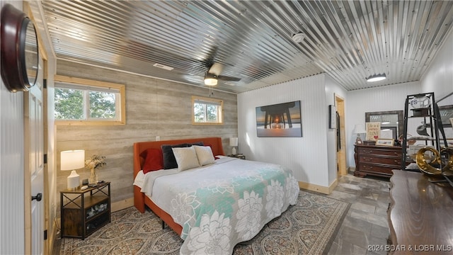 bedroom featuring ceiling fan