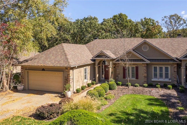 view of front of property featuring a garage