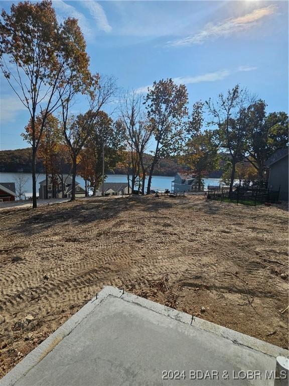 view of yard featuring a water view