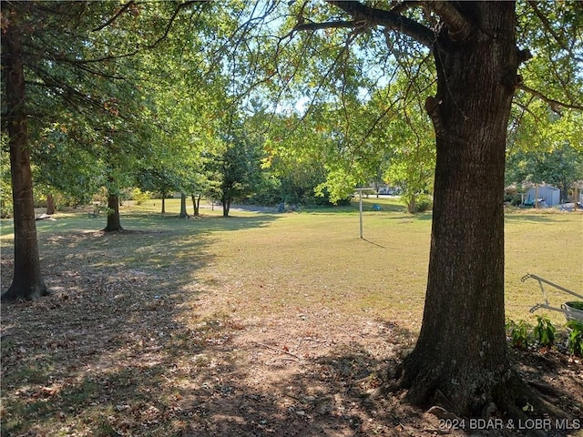 607 N Hughes Ave, Stover, MO 65078 - view of green lawn