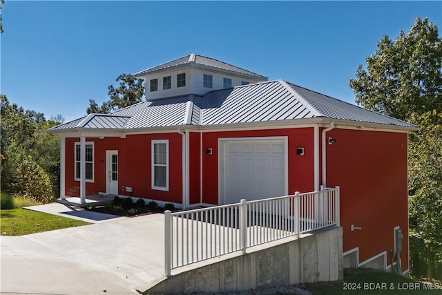 view of front of house with a garage