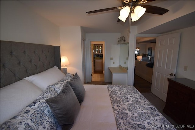 bedroom with ceiling fan