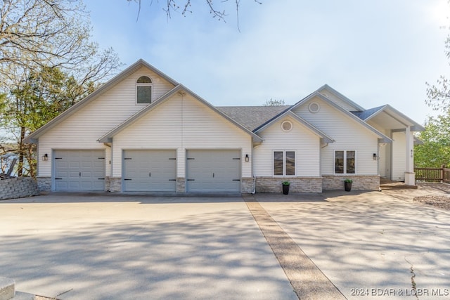 view of front of house featuring a garage