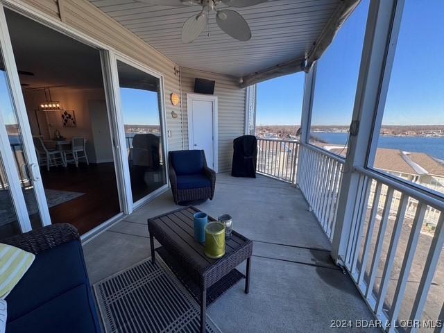 balcony with ceiling fan