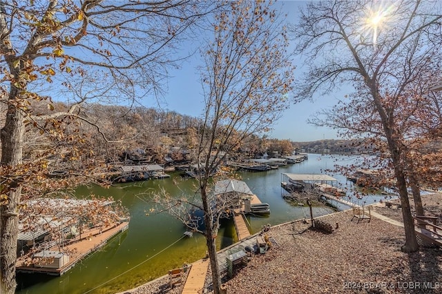 view of water feature with a floating dock