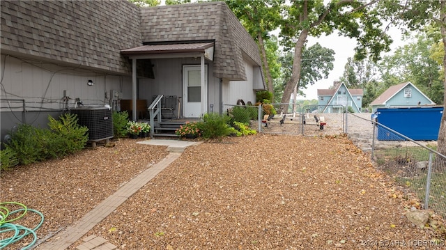 view of yard with cooling unit