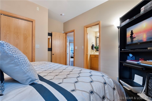 bedroom featuring a closet