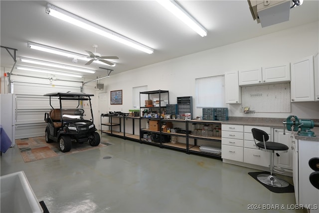 garage featuring ceiling fan