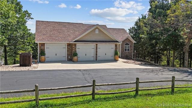 view of front facade with a garage