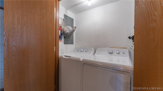 2500 Bay Point Ln Unit 645, Osage Beach, MO 65065 - washroom featuring independent washer and dryer