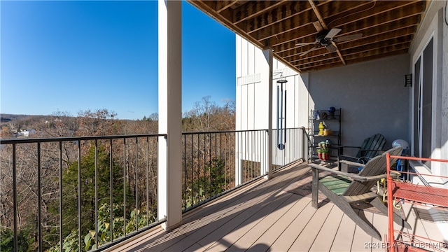 balcony with ceiling fan