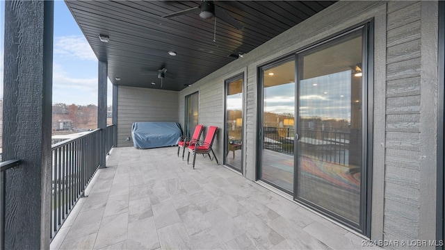 balcony with ceiling fan