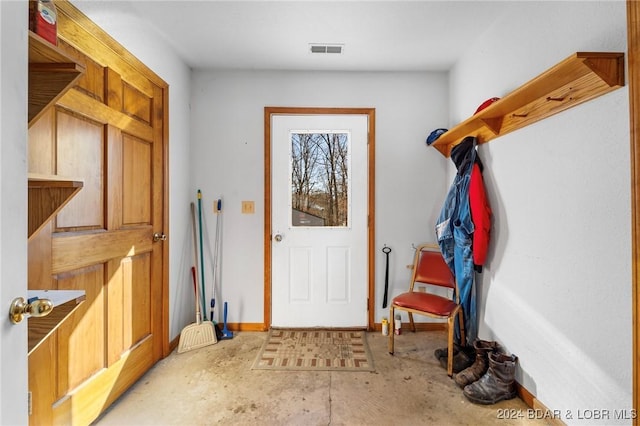 mudroom featuring concrete floors