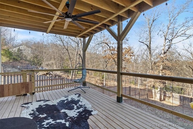 deck with ceiling fan