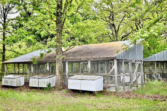 26 Gap Rd, Tunas, MO 65764 - view of poultry coop