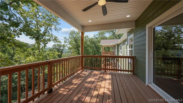 deck with ceiling fan