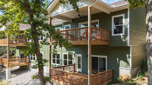 back of house featuring ceiling fan