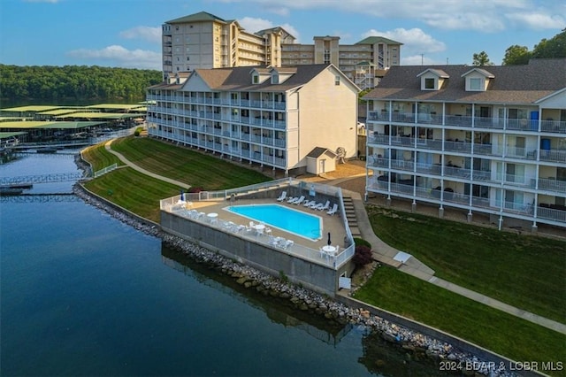 4800 Eagleview Dr Unit 241A, Osage Beach, MO 65065 - bird's eye view of apartment complex and a large body of water