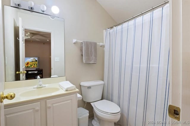 4800 Eagleview Dr Unit 241A, Osage Beach, MO 65065 - bathroom with vanity, a ceiling fan, and a shower with shower curtain