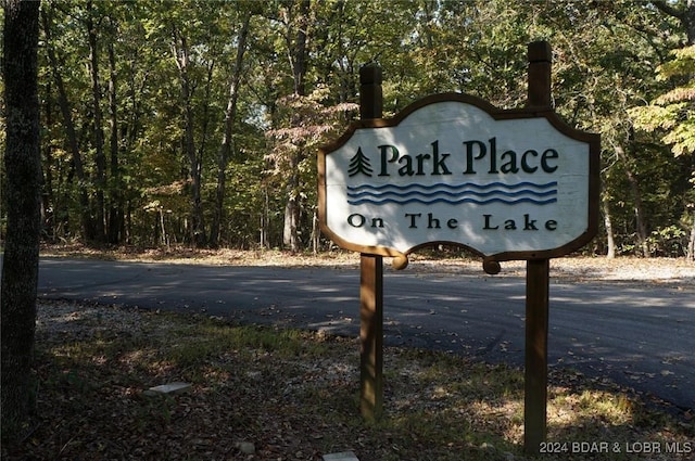 view of community / neighborhood sign