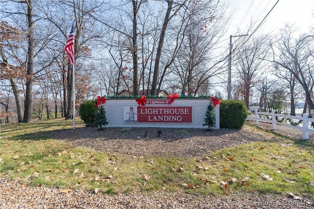 view of community / neighborhood sign