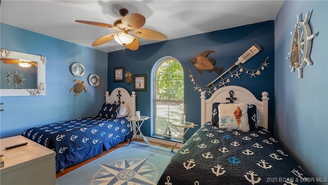 bedroom featuring ceiling fan