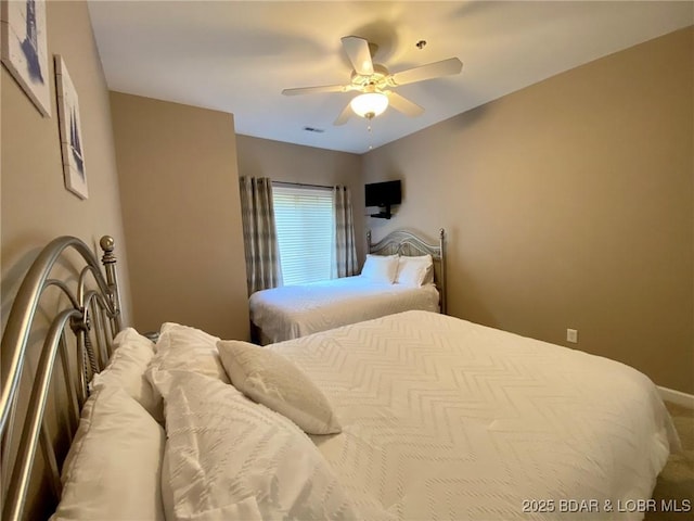 bedroom with ceiling fan