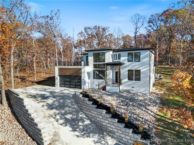 view of front of house featuring a garage