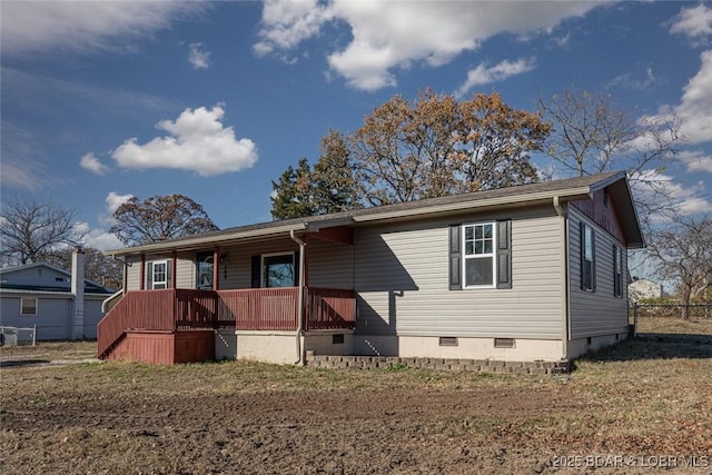 manufactured / mobile home with a porch