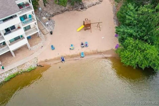 bird's eye view with a water view