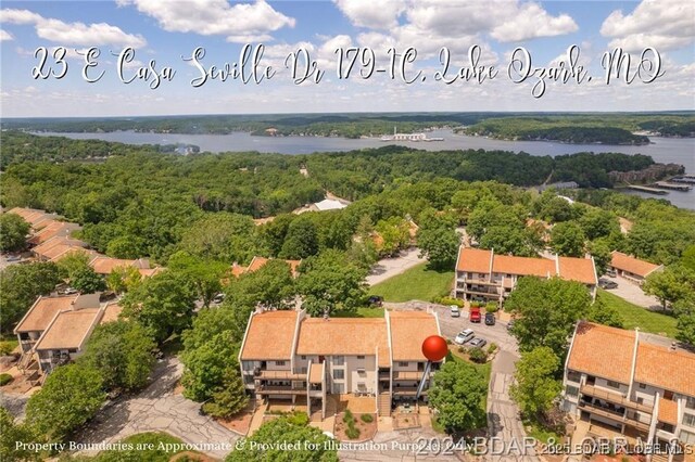 Listing photo 3 for 23 E Casa Seville Dr Unit 179-1C, Lake Ozark MO 65049