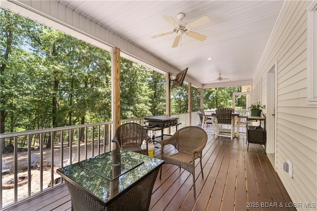 deck with ceiling fan