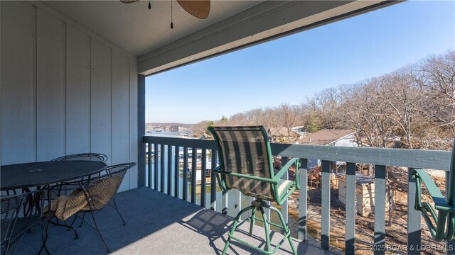 balcony with ceiling fan