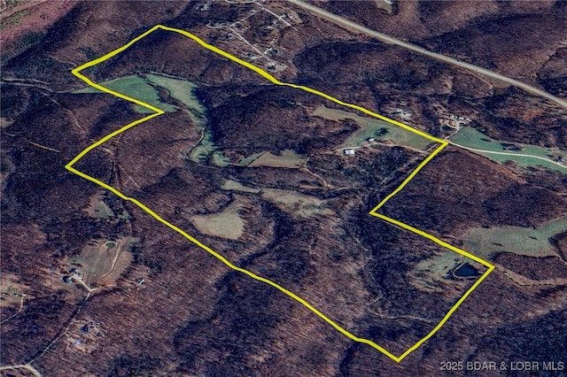 1389 Crater Hill Rd, Camdenton, MO 65020